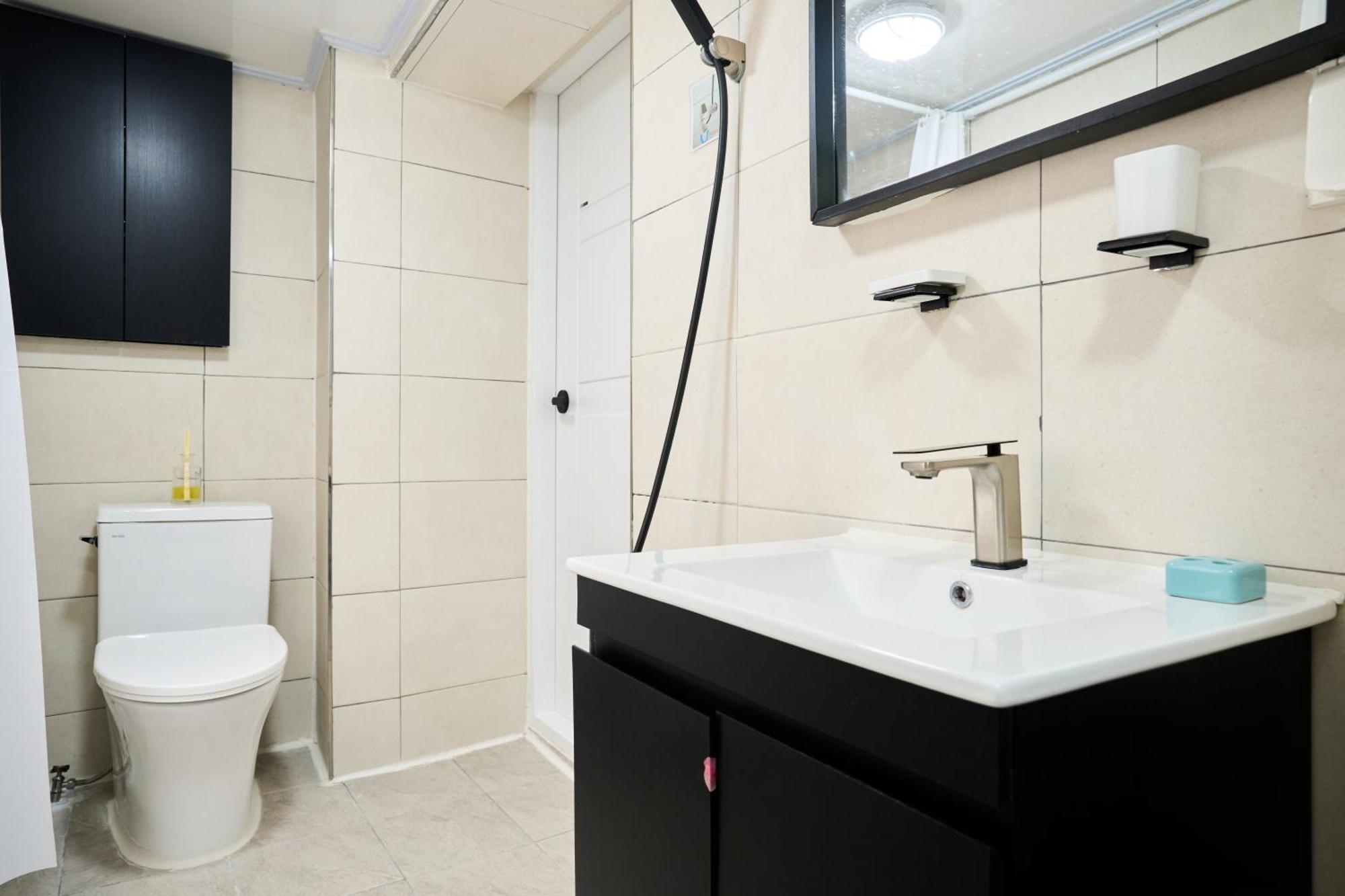 Best, Private, 3 Rooms, Hongdae, 6 Persons *